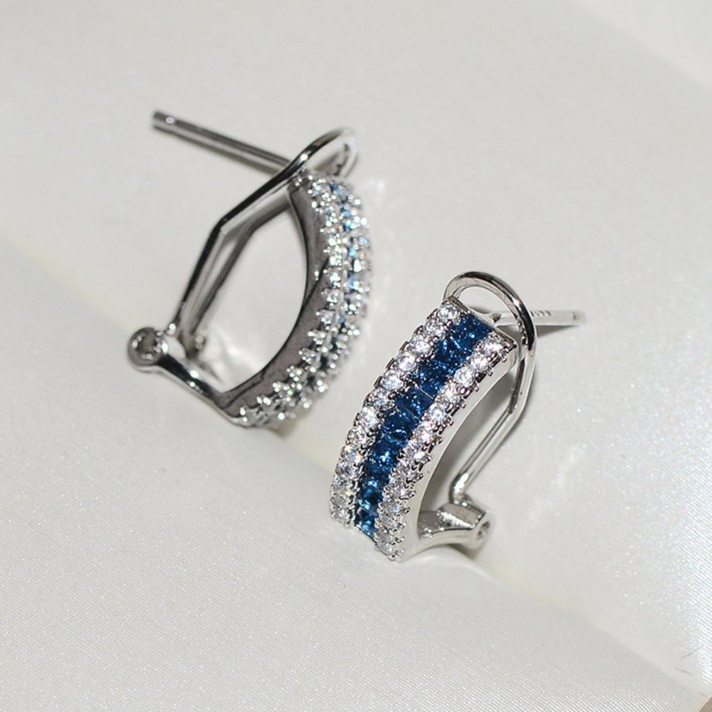 NEW Silver Blue White Round Diamond Omega Studs Earrings - Picture 3 of 3